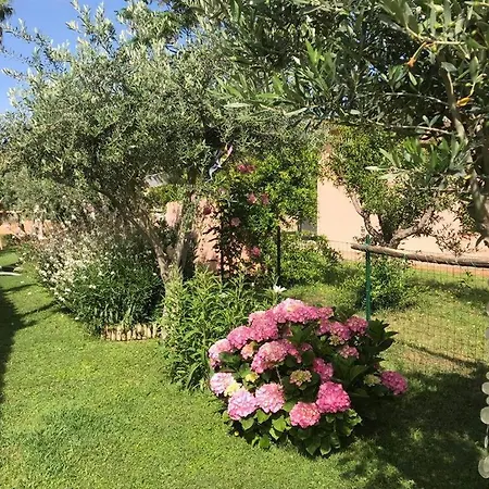Holiday home Villetta Elena